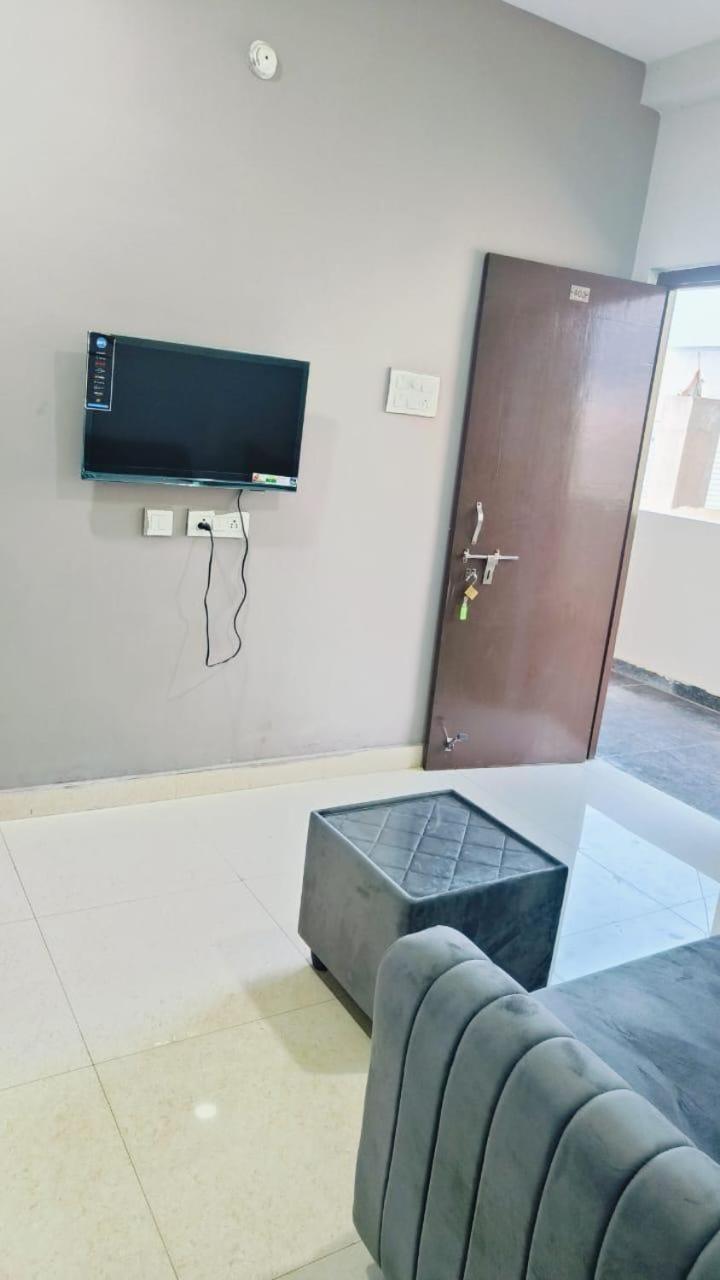 Rupesh Golden Suites Hyderabad Exterior foto